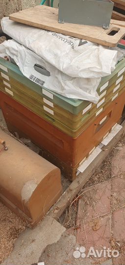 Ульи, медогонка, воскотопка и другое для пчеловод