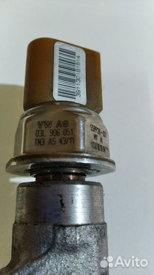 03L089N 057130764AB топливная рампа VW 2.0TDI