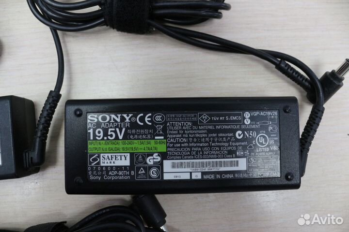 Зарядные устройства Sony в ассортименте