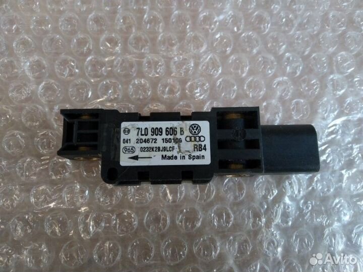 Датчик AIR BAG передний Volkswagen Touareg