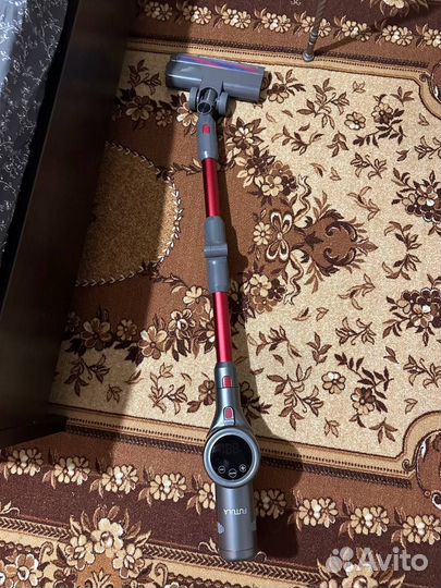 Вертикальнй пылесос Futula Cordless Vacuum Cleaner