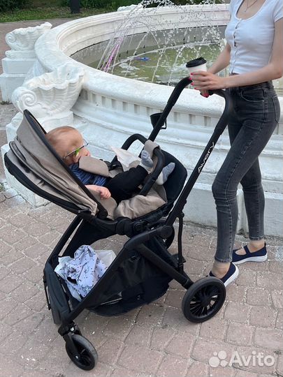 Прогулочная коляска с реверсивным блоком