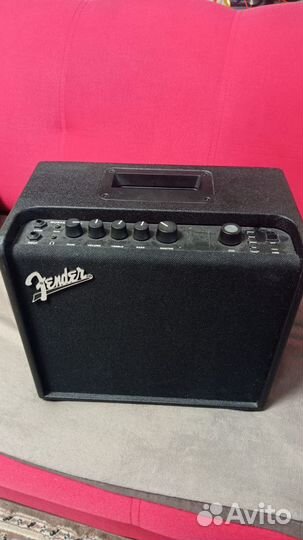 Комбик Фендер Мустанг а LT 25