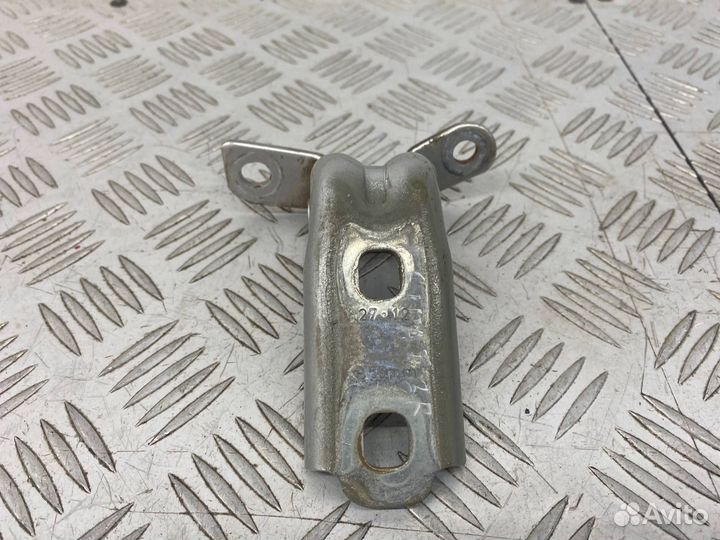 Б/У петля двери задний правый Opel Astra J P10