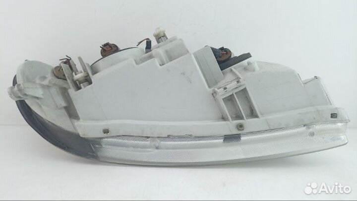 Фара левая Nissan Maxima A33 2000