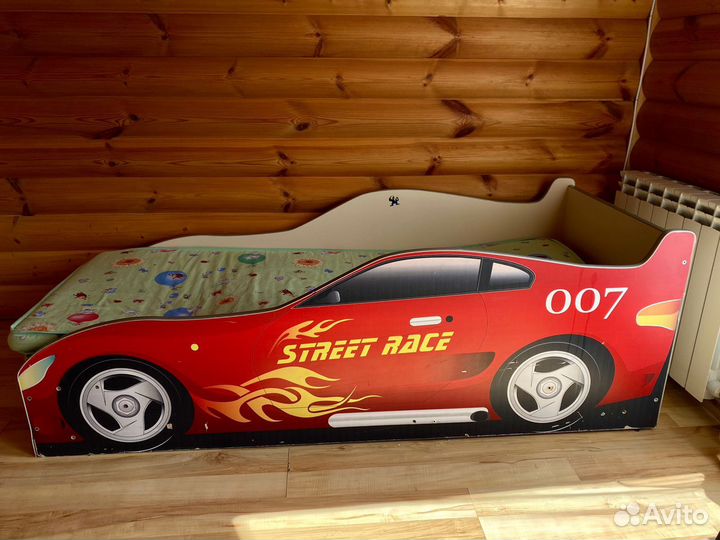 Детская кровать машинка с матрасом
