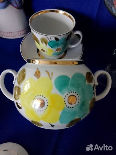 Часть чайного сервиза
