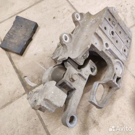 Подушка двигателя nissan qashqai j10 j11