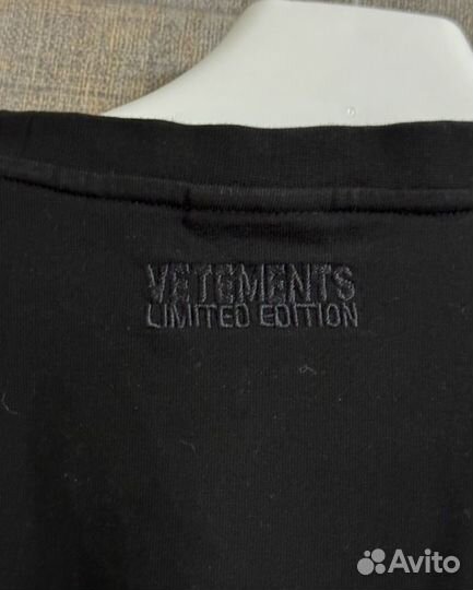 Футболка vetements confidential tee