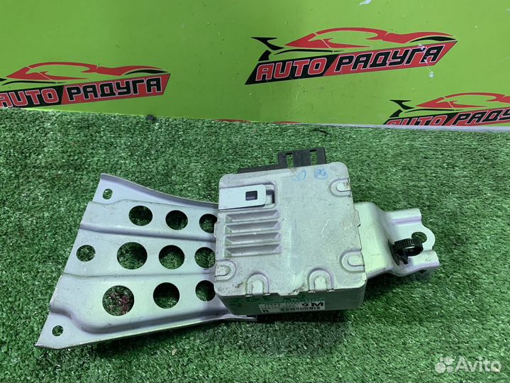 Блок управления рулевой рейкой toyota ZGE20W,ZGE20