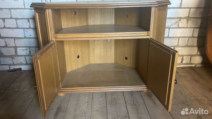 Тумба под телевизор