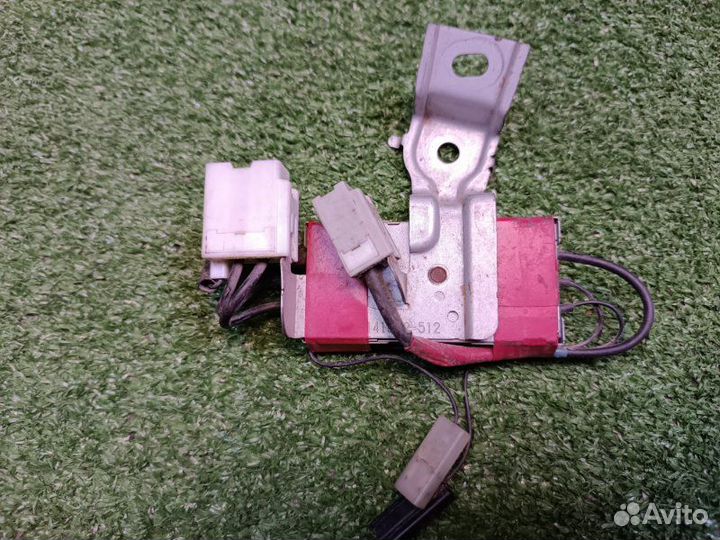 Усилитель антенны Toyota Land Cruiser Prado J150