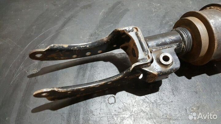 Стойка подвески передняя правая Porsche Cayenne