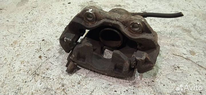 Суппорт передний правый