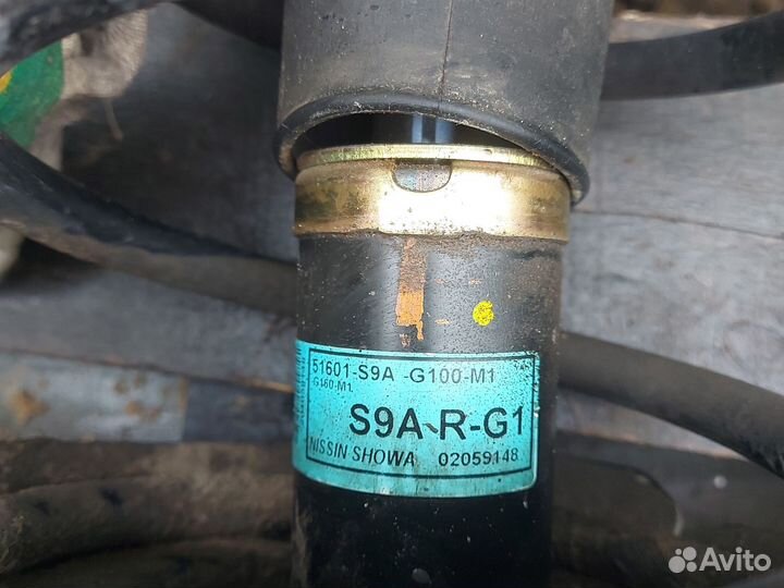 Амортизаторы передние Хонда CR-V 2