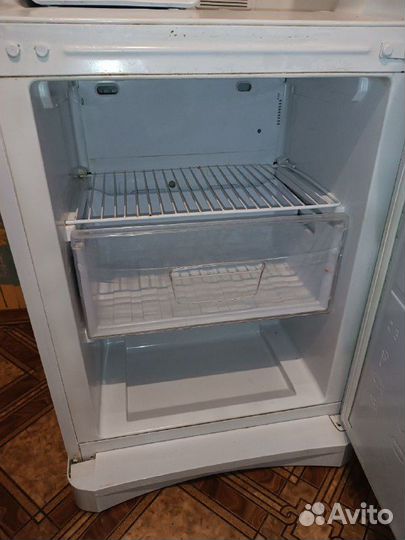 Холодильник indesit