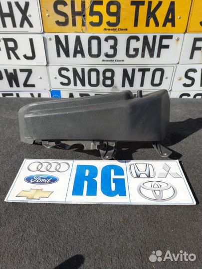 Обшивка багажника правая Opel Astra H хэтчбек