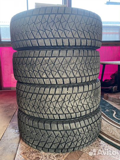 Bridgestone Blizzak DM-V2 265/70 R16
