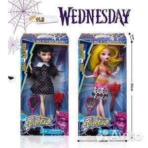 Кукла шарнирная с аксессуарами Уэнсдэй 29см