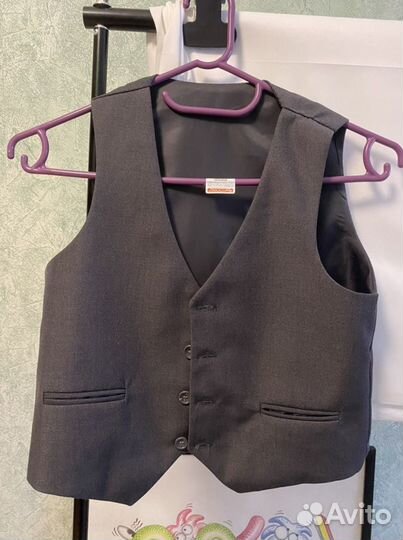 Костюм -тройка