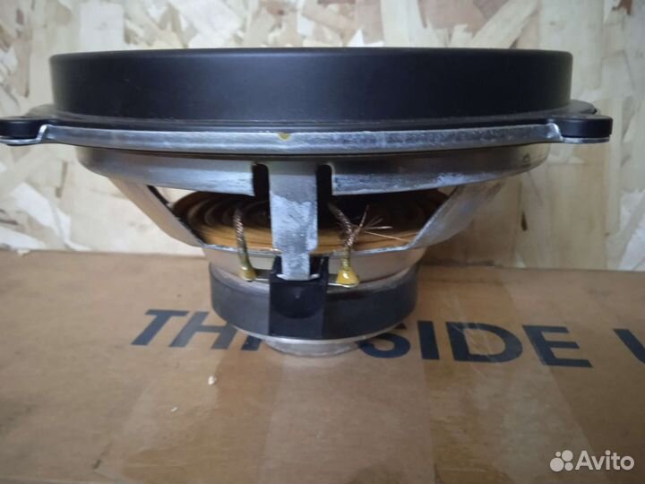 Сабвуфер chrysler 300c