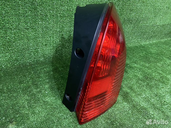 Фонарь задний правый Peugeot 308 универсал