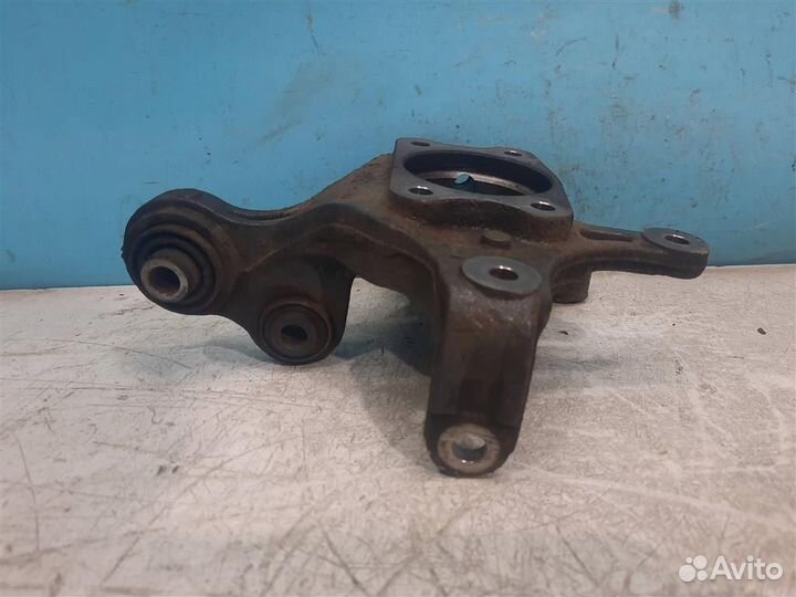 Кулак задний левый Kia Ceed 1 2010-2012