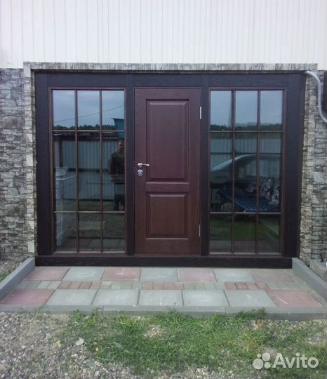 Входная деревянная дверь на мороз