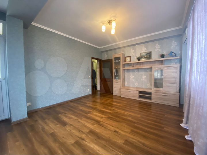 2-к. квартира, 70 м², 2/4 эт.