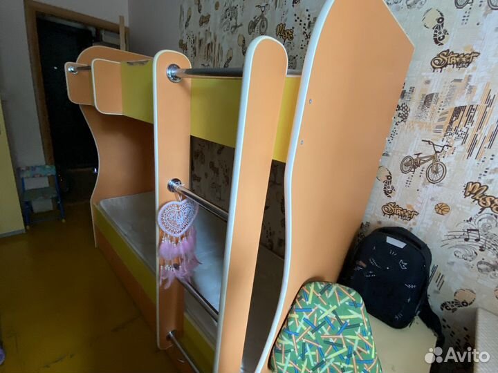 Двухъярусная кровать бу с матрасами