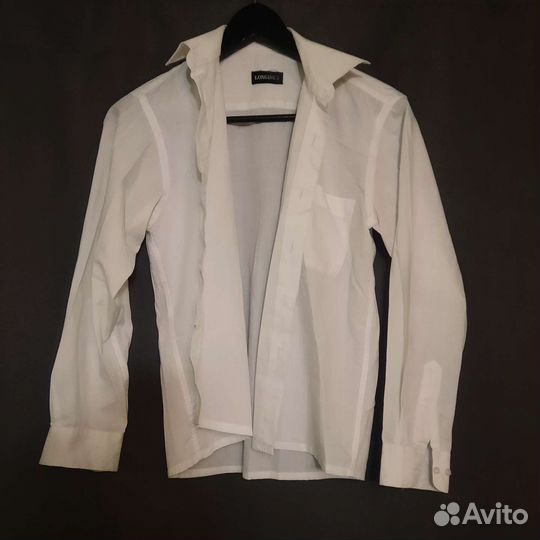 Белые рубашки и брюки