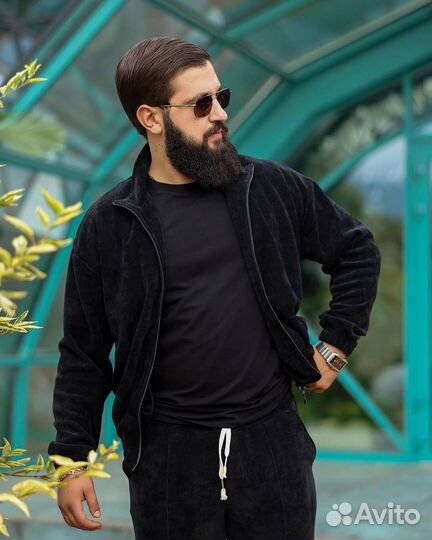 Строгий спортивный костюм мужской