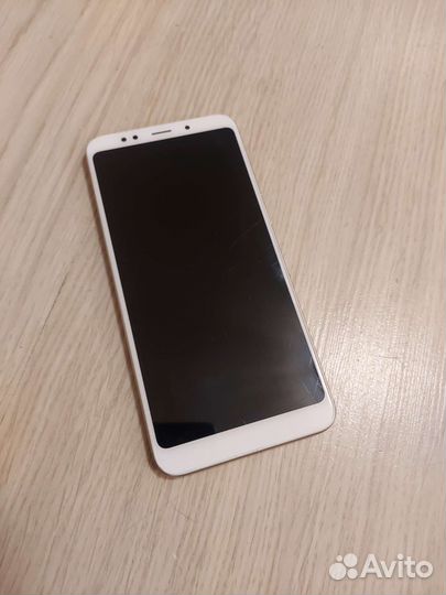 Смартфон Xiaomi Redmi 5 Plus 4/64G