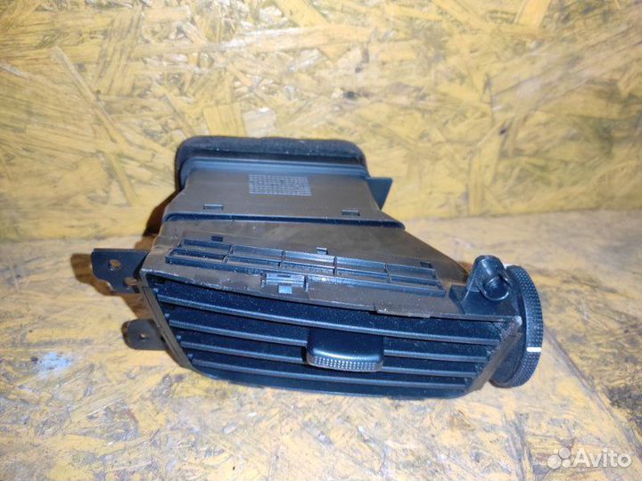 Дефлектор обдува салона левый Hyundai H1 (Starex)