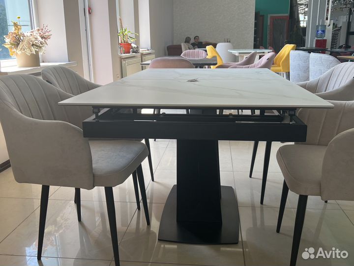 Кухонный стол и стулья