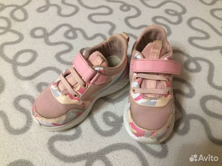 Кроссовки, разные размеры