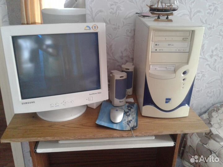 Монитор, системный блок,клавиатура,мышь