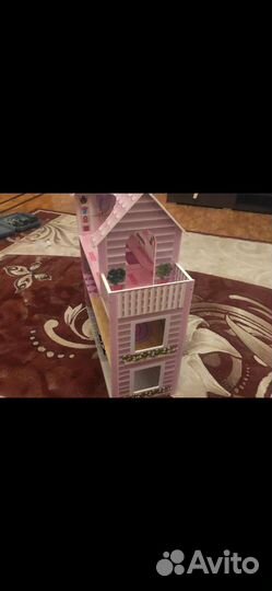 Кукольный домик с мебелью б/у