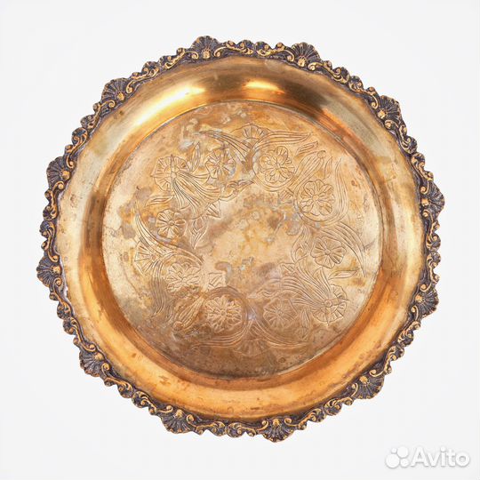 Много Подносов латунь антиквариат и серебрение