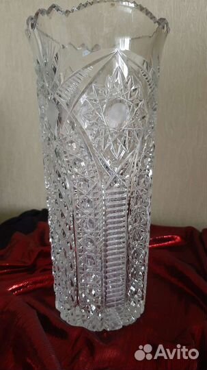 Большая хрустальная ваза для цветов