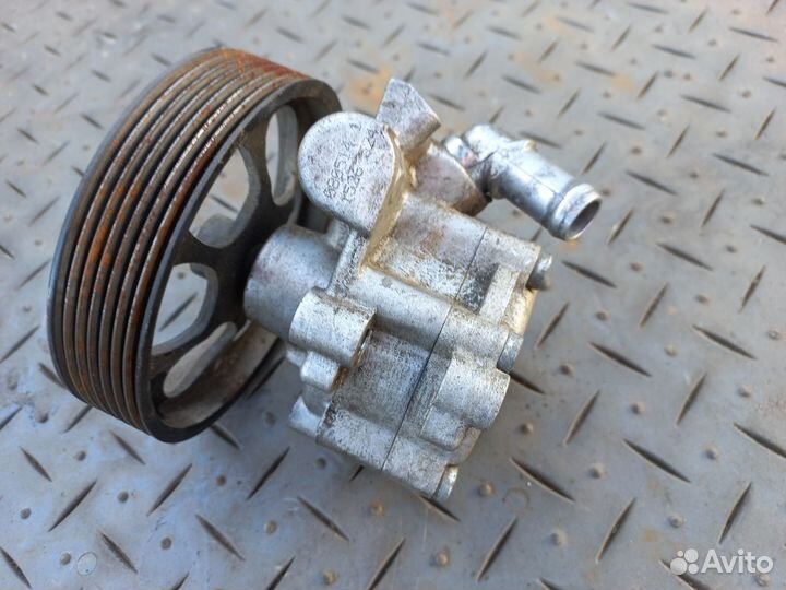 Насос гур гидроусилителя Renault Nissan 491105510R