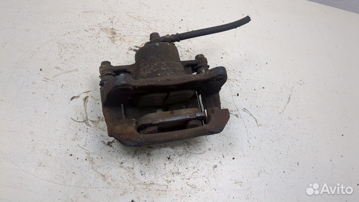 Суппорт левый передний Pontiac Vibe 1, 2006