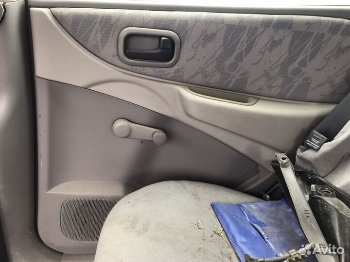 Nissan almera tino обшивки дверей