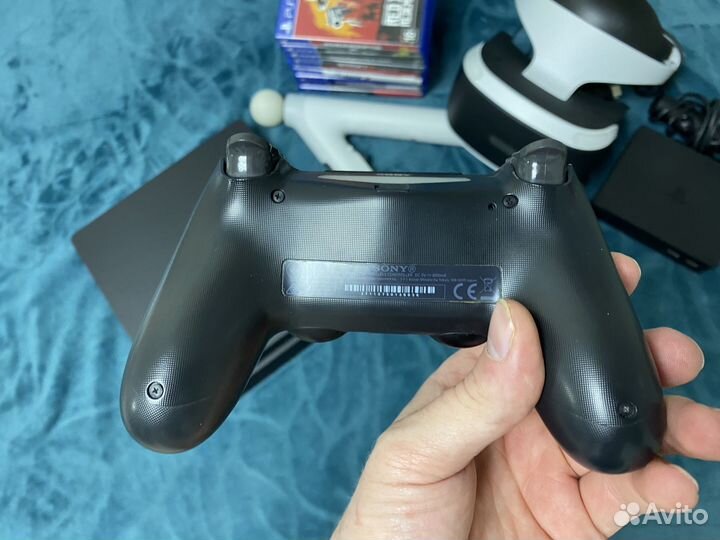 Sony Playstation 4 в комплекте с играми и VR