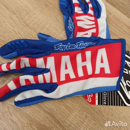 Перчатки кроссовые Yamaha