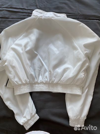 Ветровка Bershka