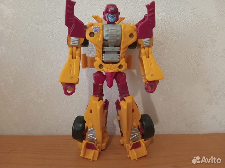 Transformers combiner wars dragstrip