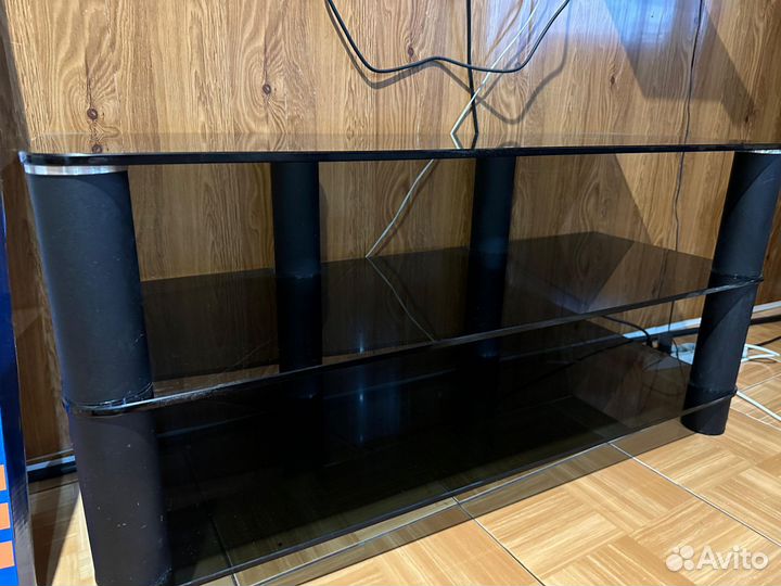 Тумбочка стеклянная