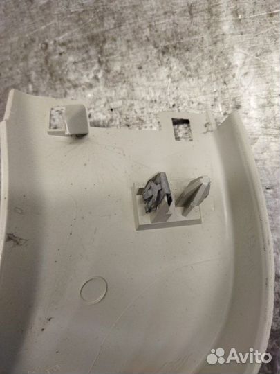 Обшивка двери багажника задняя правая Ford Focus 3