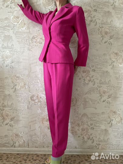 Костюм брючный 42-44